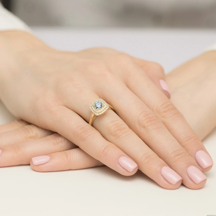 Pierścionek Diament Laboratoryjny niebieski 0,50ct żółte złoto