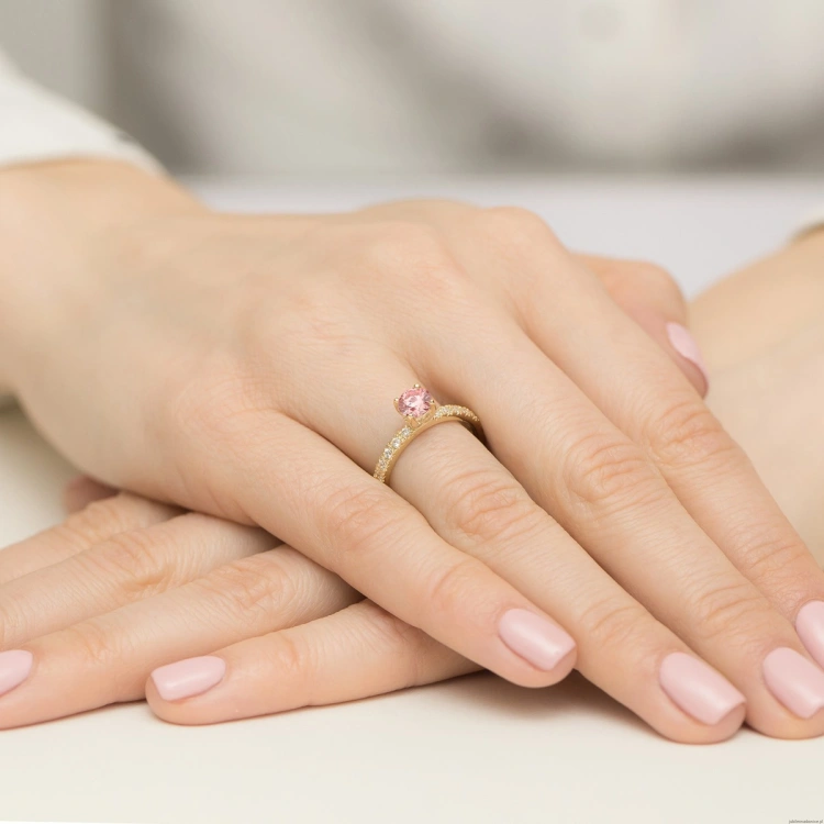 Pierścionek Diament Laboratoryjny różowy 0,50ct żółte złoto 375
